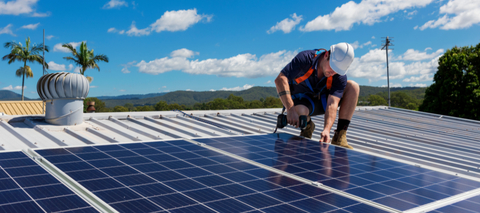 Report: Households leading energy transition as investment in large scale renewables plateaus